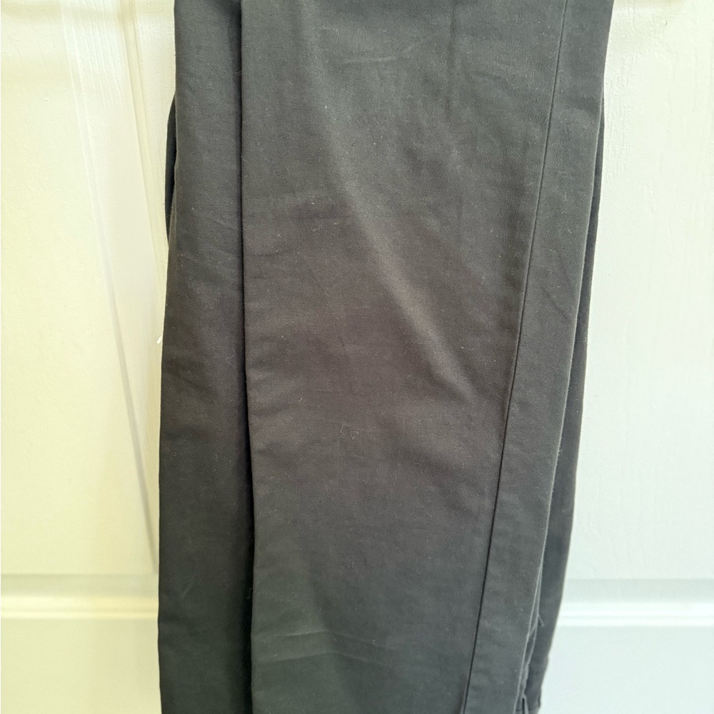 Peter Millar Men's Black Pants. Excellent condition worn once. Lightweight.